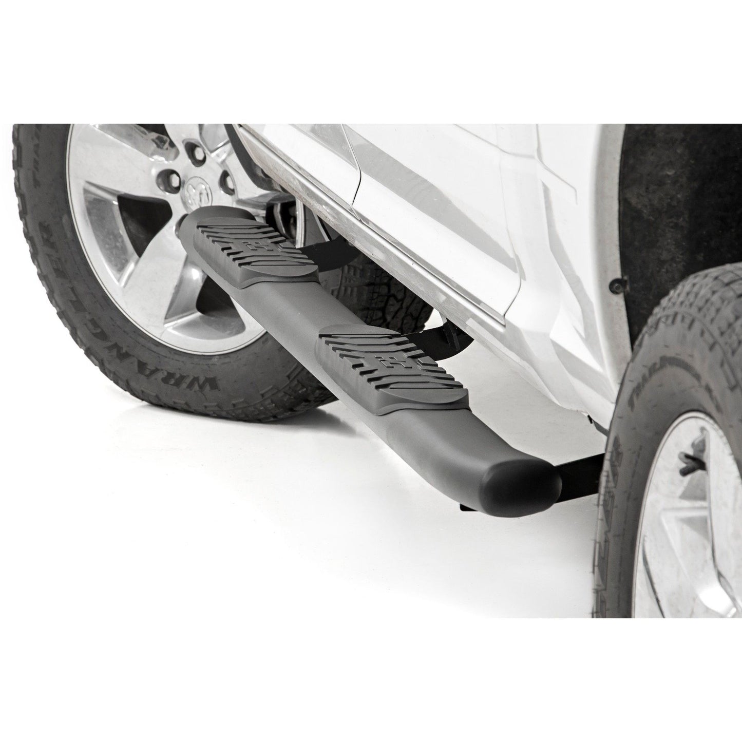 ROUGH COUNTRY Oval Nerf Step | Crew Cab | Black | Ram 1500/2500/3500 2WD/4WD (2010-2025 & Classic) | 21003