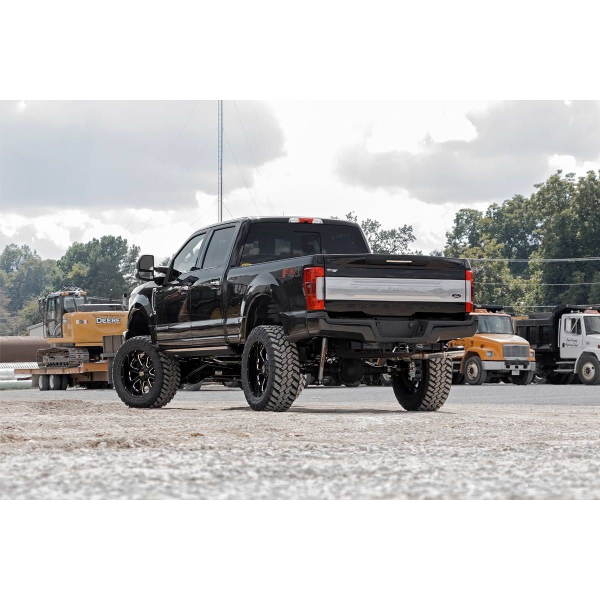 ROUGH COUNTRY 6 Inch Lift Kit | 4-Link | No OVLD | M1 | Ford F-250/F-350 Super Duty (17-22) | 52640