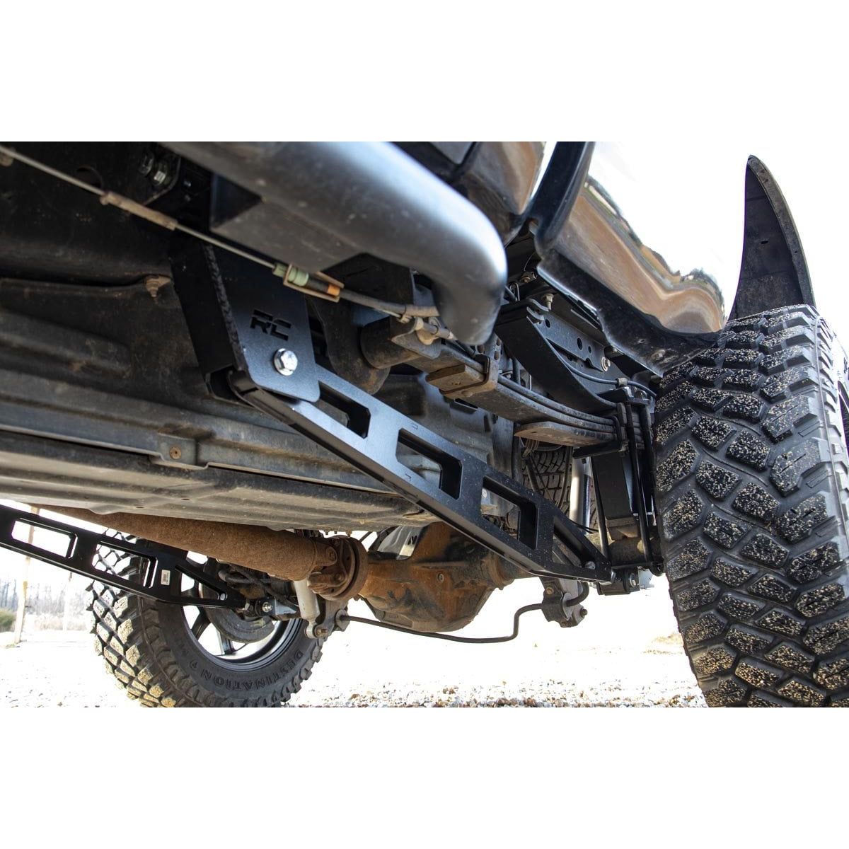 ROUGH COUNTRY Traction Bar Kit | 0-3 Inch Lift | Ford F-250 Super Duty 4WD (2008-2016) | 51005