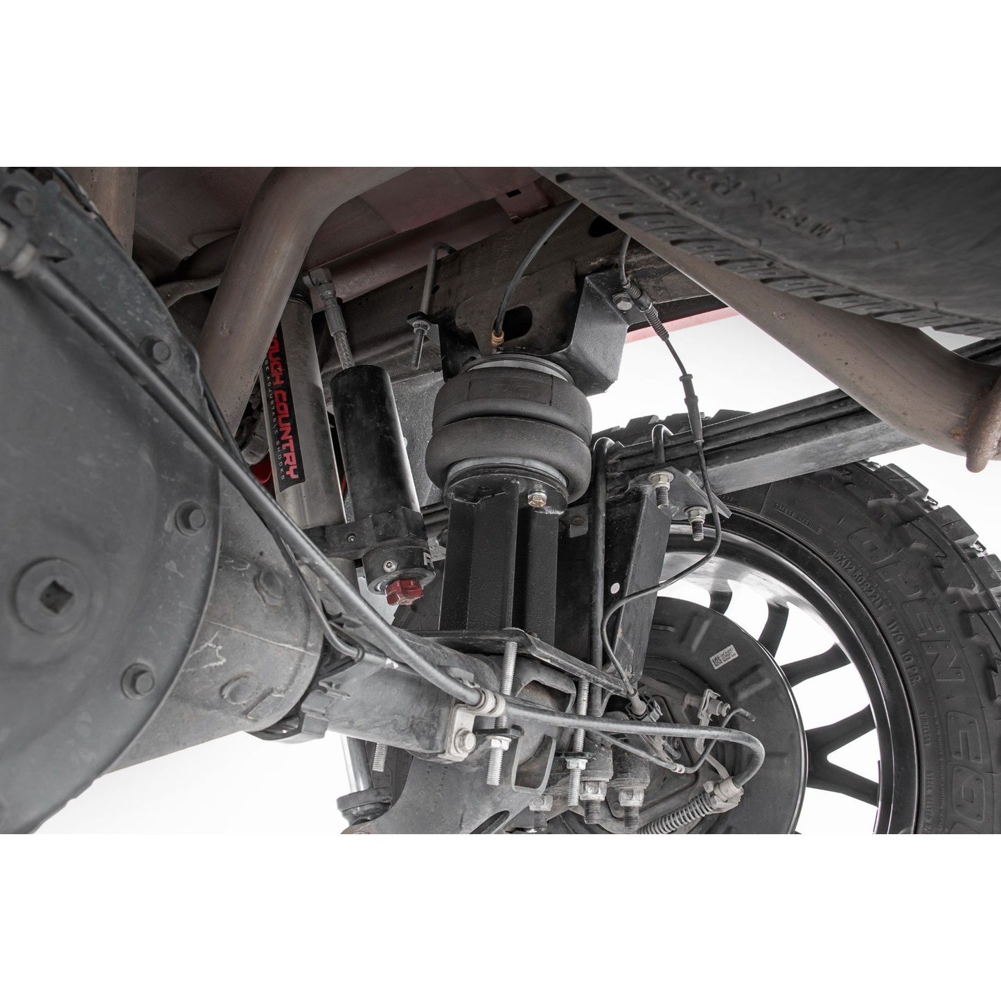 ROUGH COUNTRY Air Spring Kit | 6-7.5 Inch Lift Kit | Chevy/GMC 1500 (07-18 & Classic) | 100056