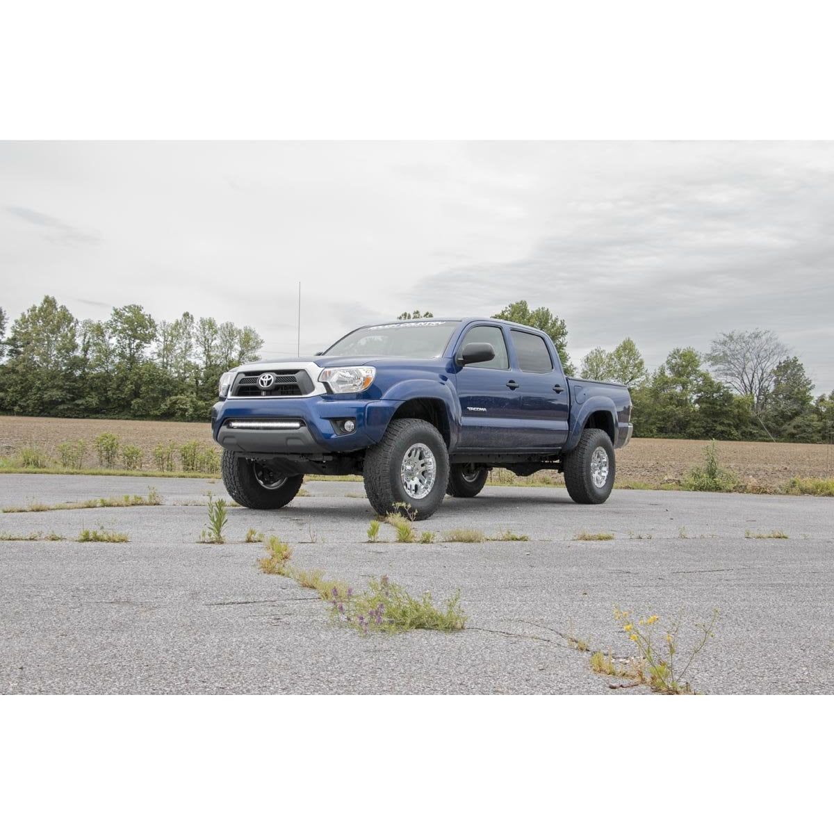 ROUGH COUNTRY | 3 Inch Lift Kit  M1 Struts/M1  Toyota Tacoma 4WD (2005-2023) | 74540