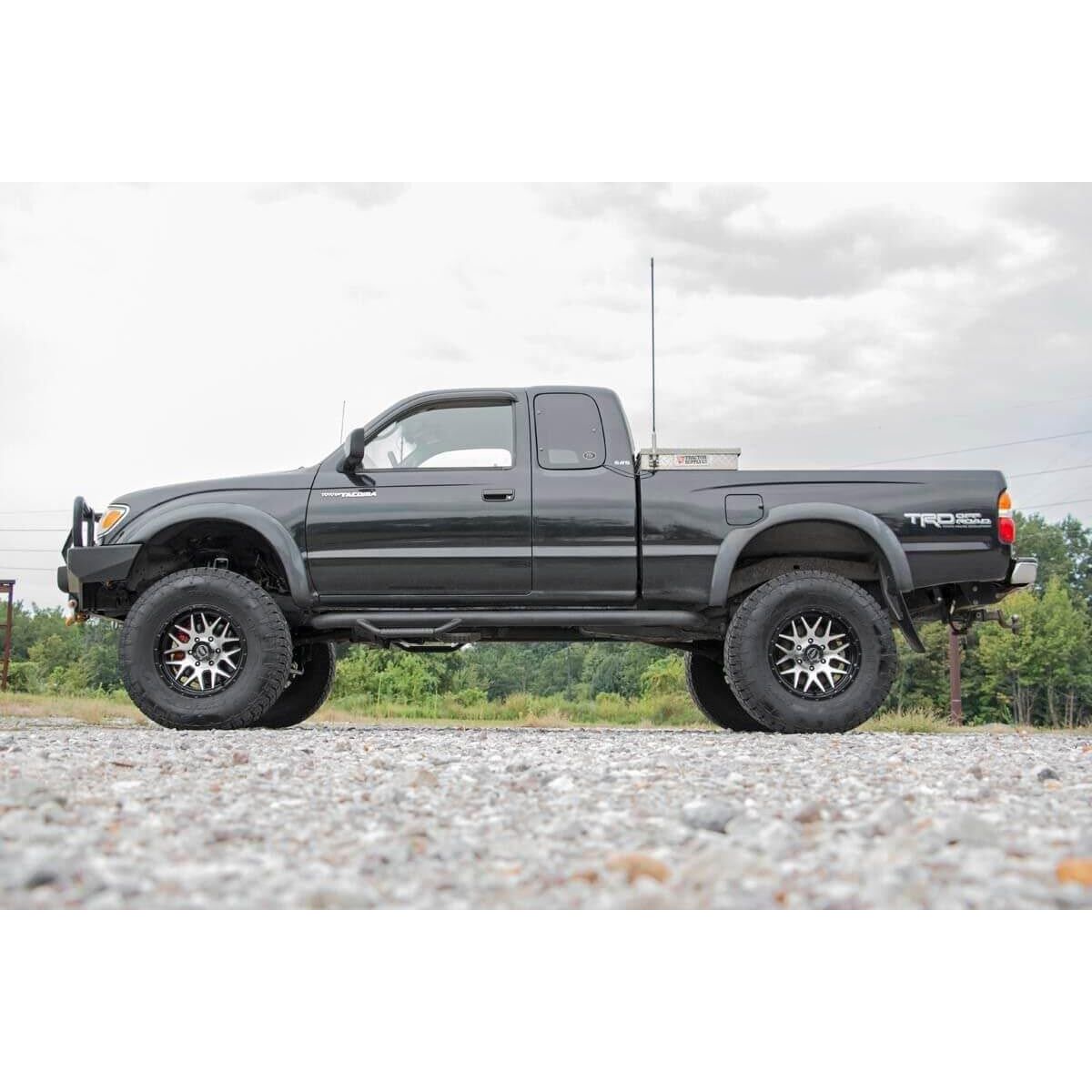 ROUGH COUNTRY | 6 Inch Lift Kit  Toyota Tacoma 2WD/4WD (1995-2004) | 74130