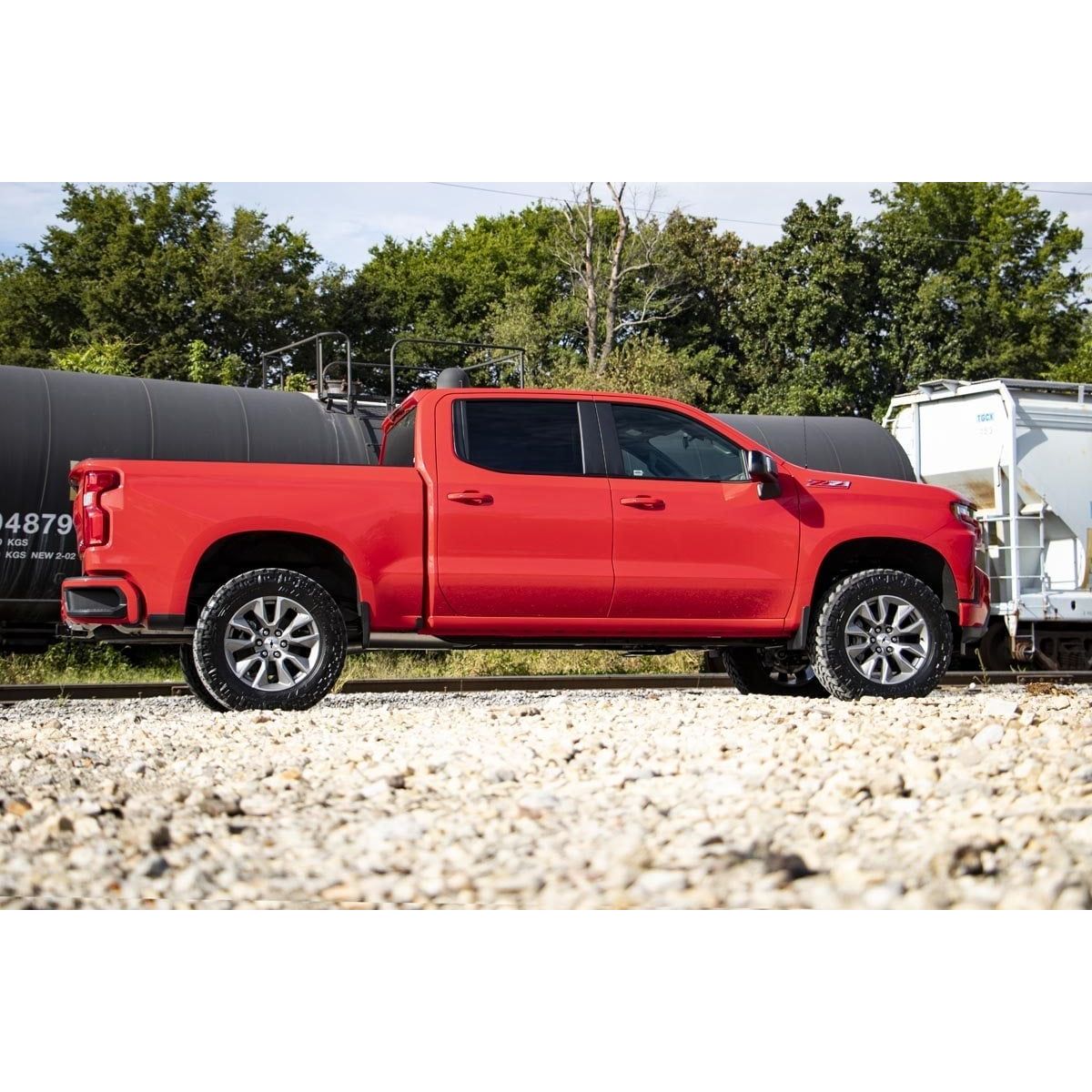 ROUGH COUNTRY | 3.5 Inch Lift Kit  M1  Rear Mono Leaf  Chevy Silverado 1500 (22-24) | 28240