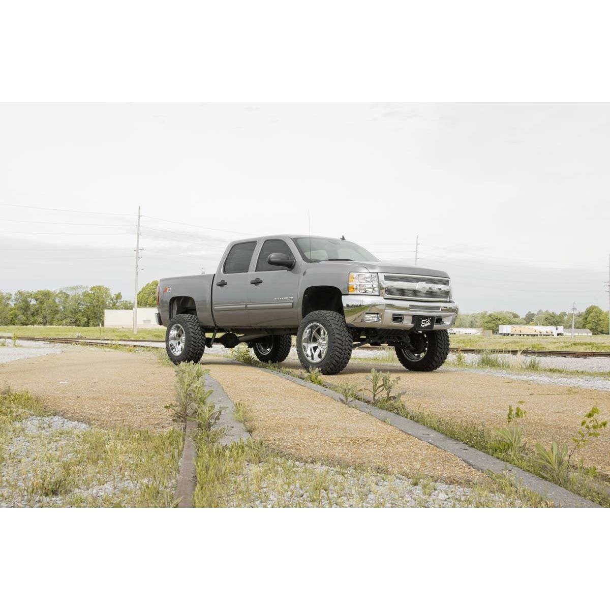 ROUGH COUNTRY 7.5 Inch Lift Kit | M1 Struts/M1 | Chevy/GMC 1500 (07-13) | 26440