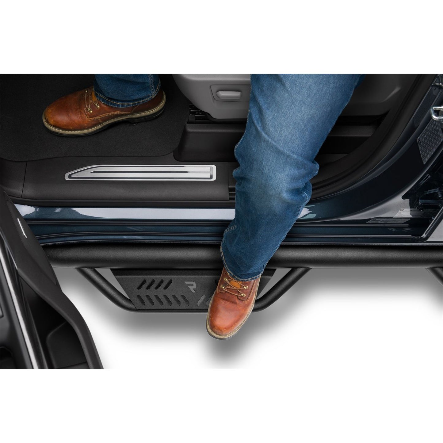 N-Fab | Podium LG-Cab Len (2 Steps)-19 (NewBody)-24Silv/Sierra1500/20-24HD Crw-TXBlk | HPC1980CC-TX