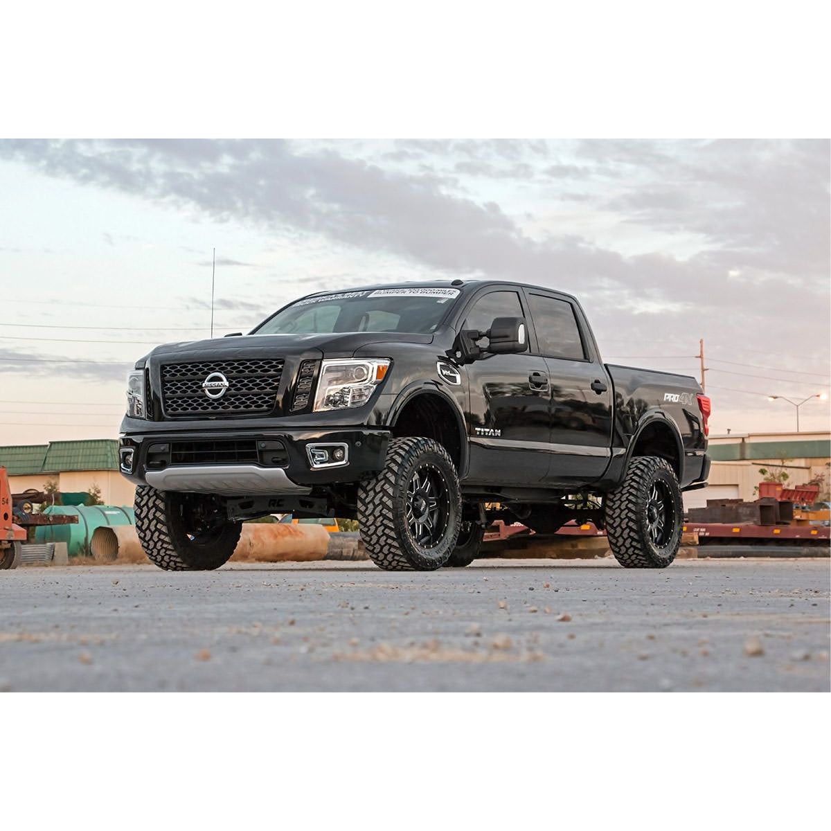 ROUGH COUNTRY 6 Inch Lift Kit | Nissan Titan 4WD (2017-2024) | 87820A