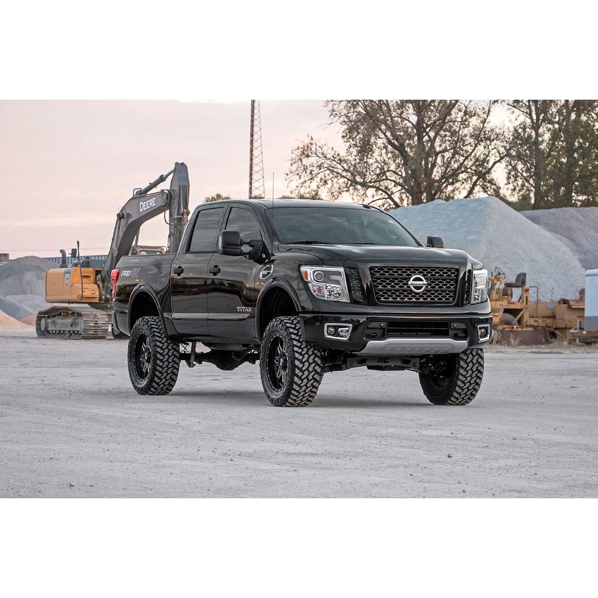ROUGH COUNTRY 6 Inch Lift Kit | Nissan Titan 4WD (2017-2024) | 87820A