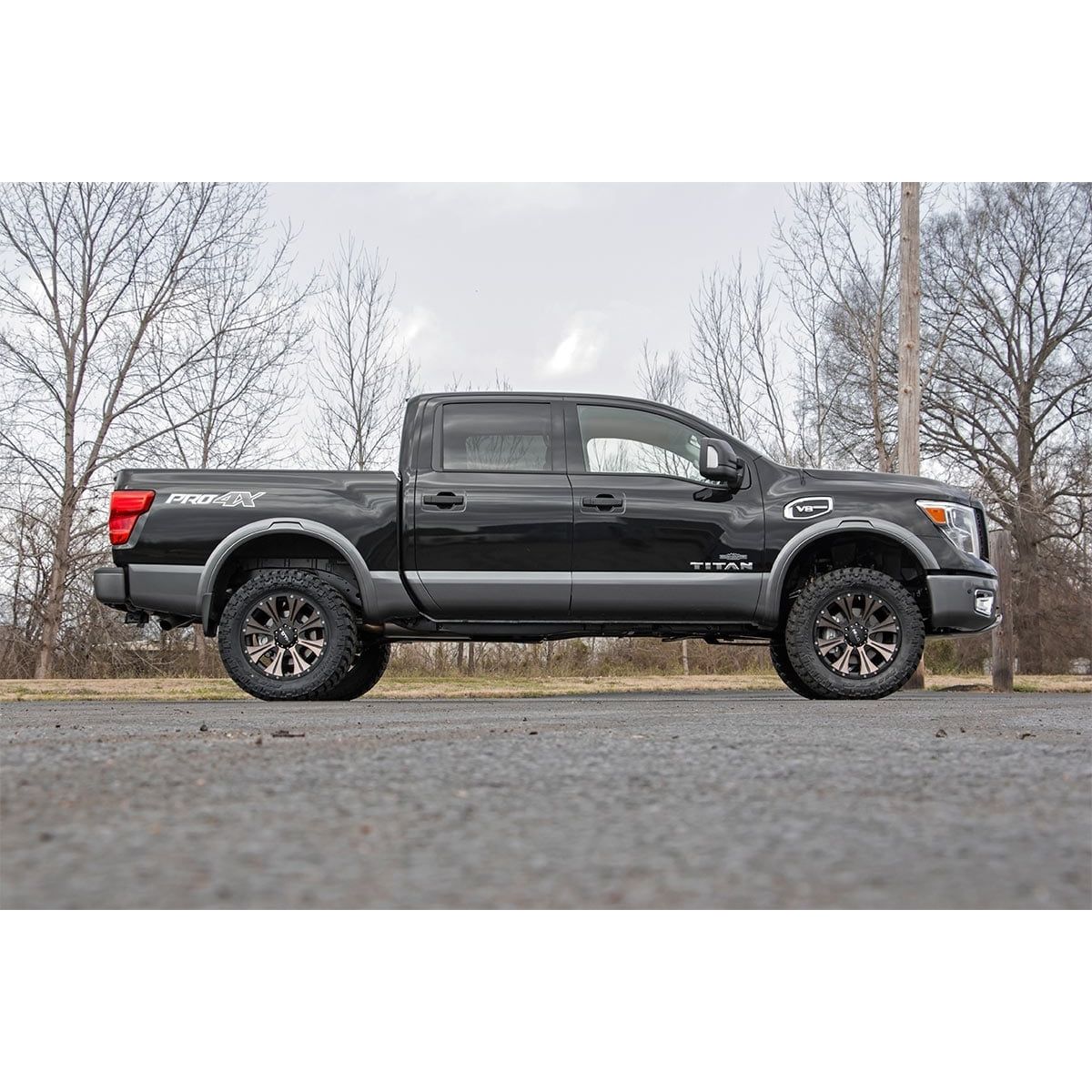 ROUGH COUNTRY | 3 Inch Lift Kit  N3 Struts & Shocks  Nissan Titan 2WD/4WD (2004-2024) | 83432