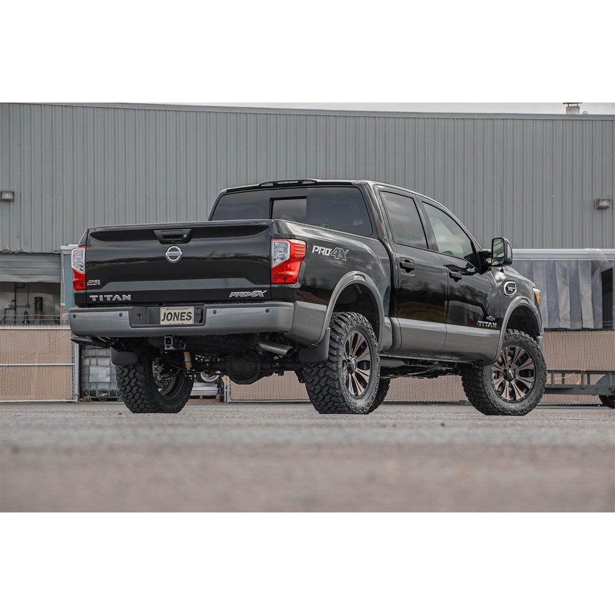 ROUGH COUNTRY | 3 Inch Lift Kit  N3 Struts & Shocks  Nissan Titan 2WD/4WD (2004-2024) | 83432