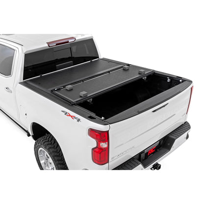 ROUGH COUNTRY Hard Low Profile Bed Cover | 6'7" Bed | Rail Cap | Chevy/GMC 1500/2500HD/3500HD (14-19 & Classic) | 47119651B