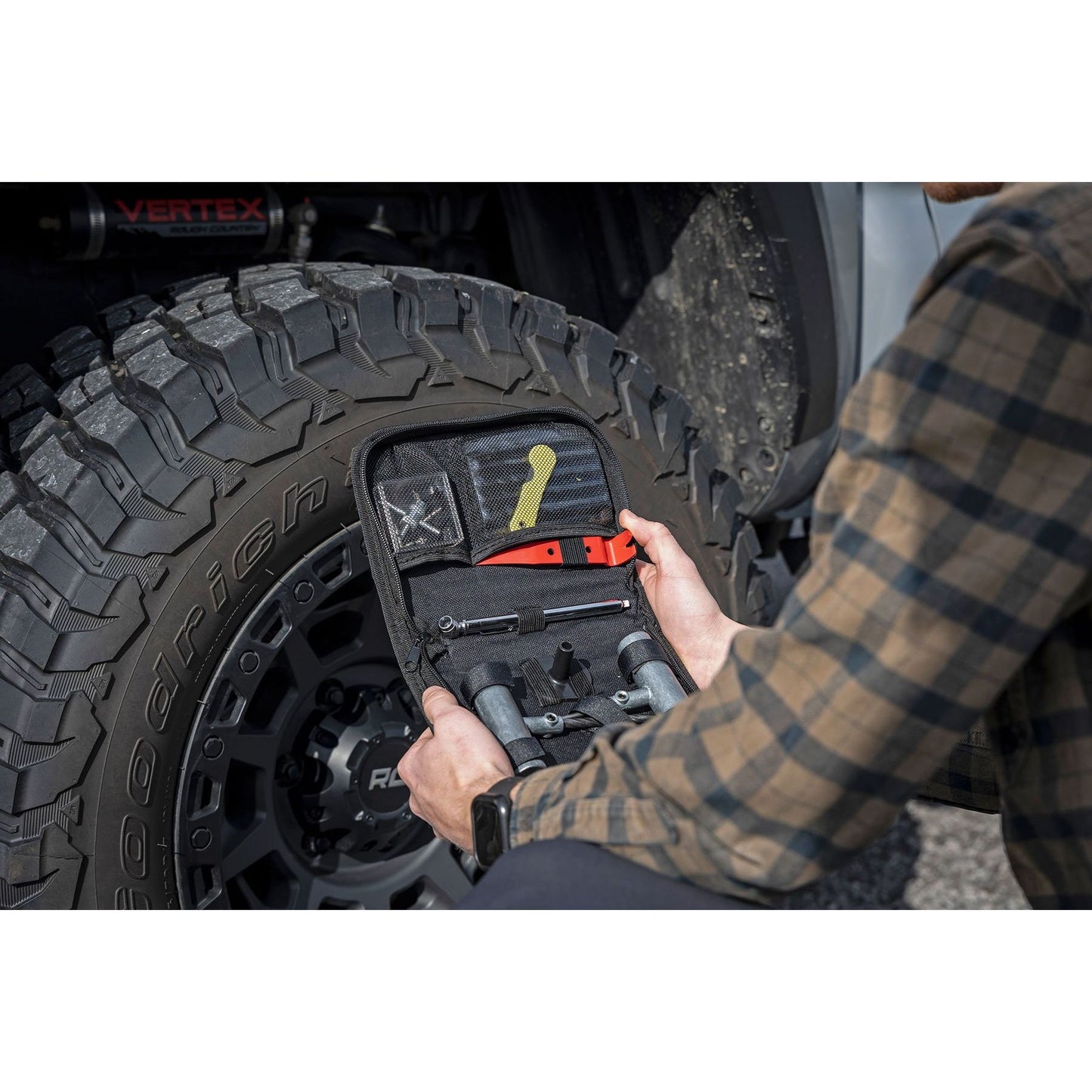 ROUGH COUNTRY Emergency Tire Repair Kit w/Carrying Case | 39pcs  | 99060