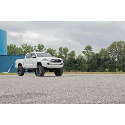 ROUGH COUNTRY | 6 Inch Lift Kit  Toyota Tacoma 2WD/4WD (2005-2015) | 747.2