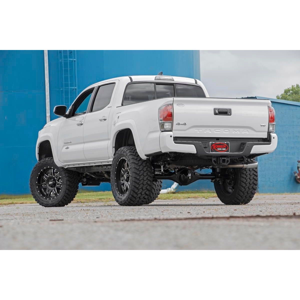 ROUGH COUNTRY | 6 Inch Lift Kit  Toyota Tacoma 2WD/4WD (2005-2015) | 747.2