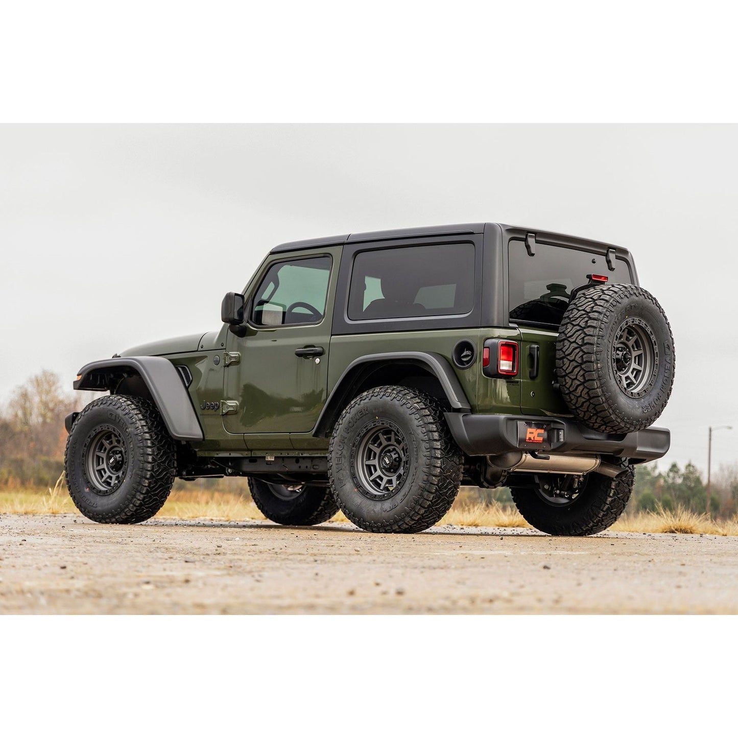 ROUGH COUNTRY | 3.5 Inch Lift Kit  C/A Drop  Front D/S  M1  Jeep Wrangler JL 4WD (24-26) | 94140